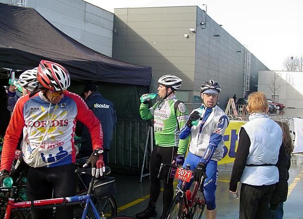 Lining up to get fed at Waregem