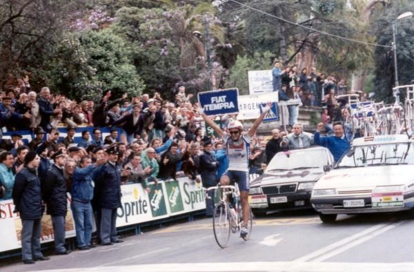 Claudio Chiappucci wins alone in 1991