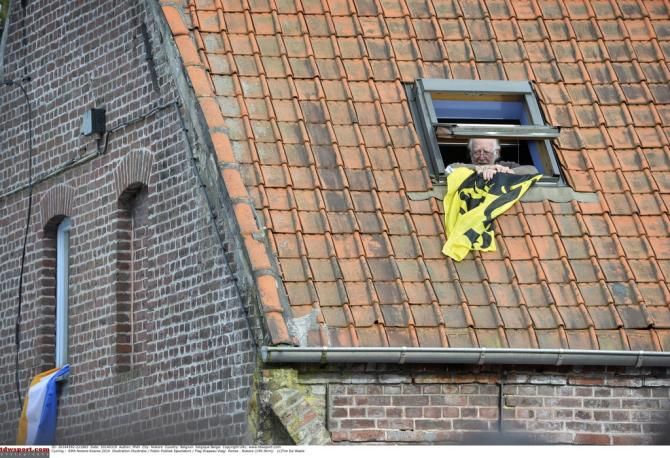 A Flemish lion flies out the window