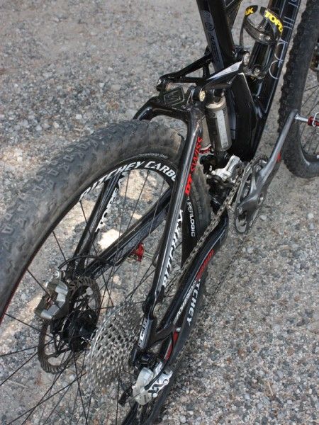 The one-piece carbon fiber seat stay assembly keeps things stiff and light.