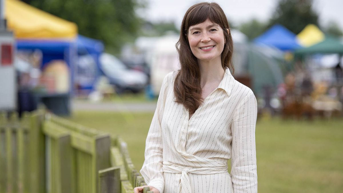 Natasha Raskin Sharp on Bargain Hunt