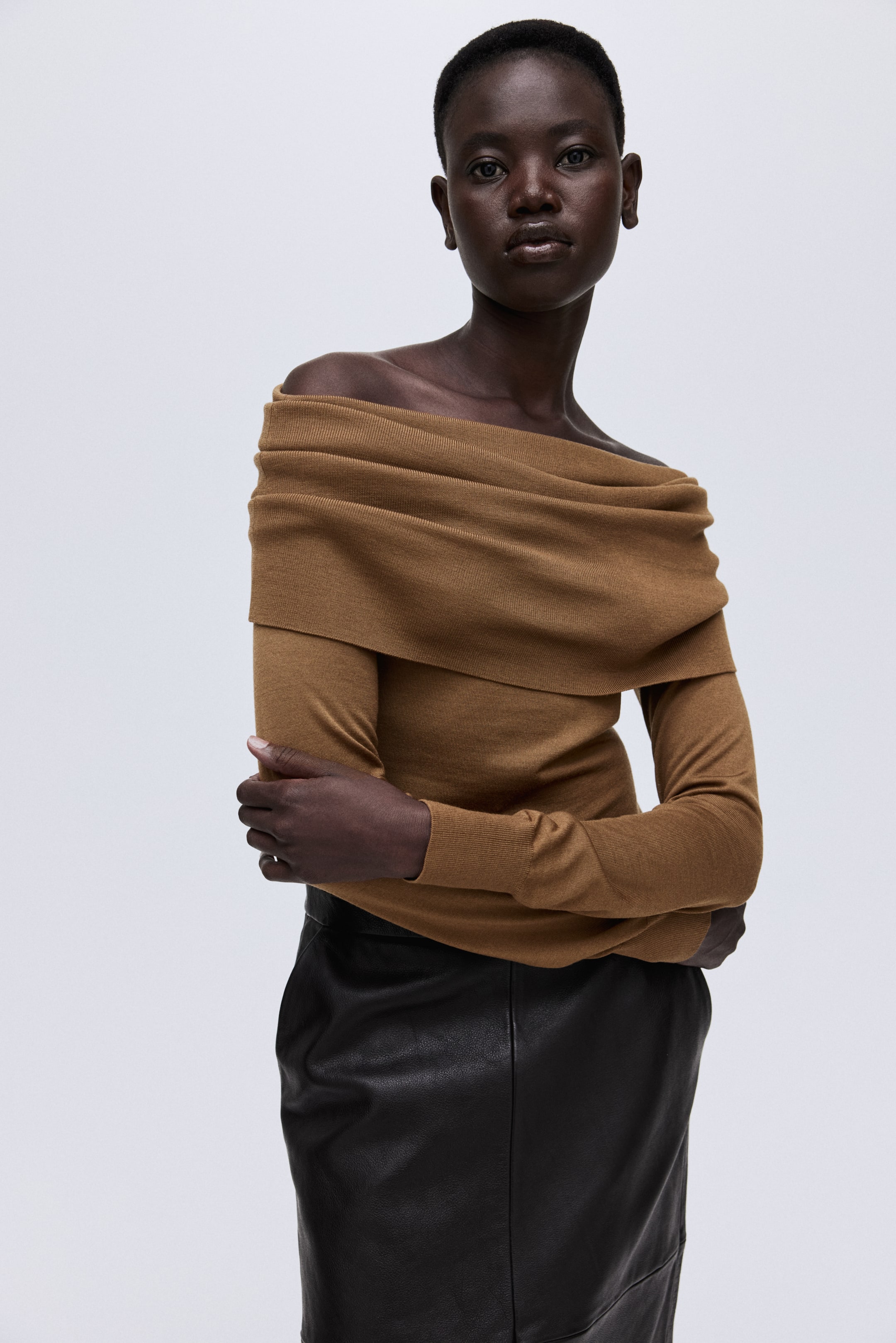 Off-The-Shoulder Wool Top - Black