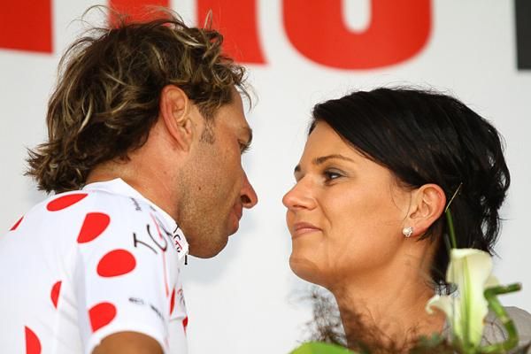 Andrea Tonti (CarmioOro NGC) wonders where to place the kisses.