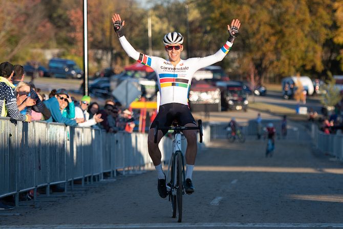Curtis White (Cannondale p/b Cyclocross World) wins the C2 race