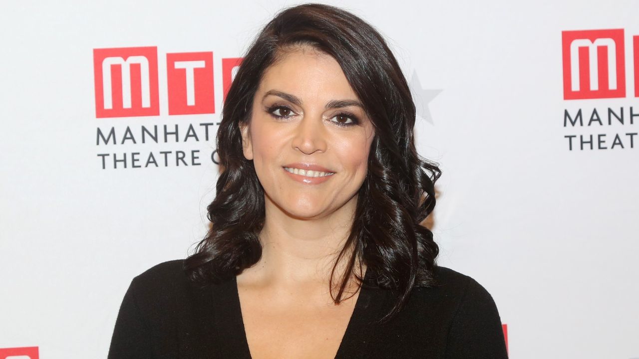 Cecily Strong