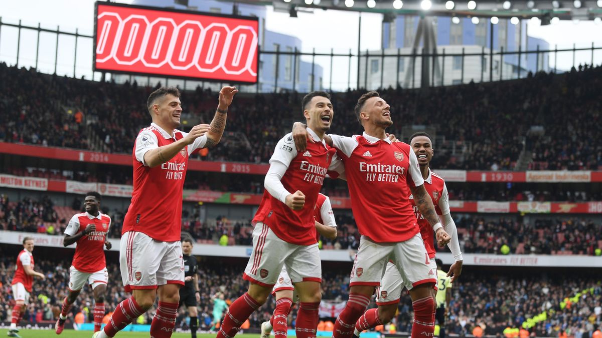 Ben White celebrates scoring the 2nd Arsenal goal with (L) Granit Xhaka and (2ndL) Gabriel Martinelli during a recent Premier League match