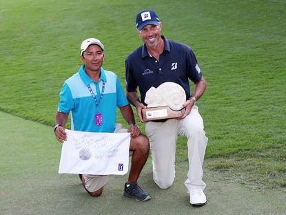 Matt Kuchar's Local Caddie 'El Tucan' - "I Have No Anger"