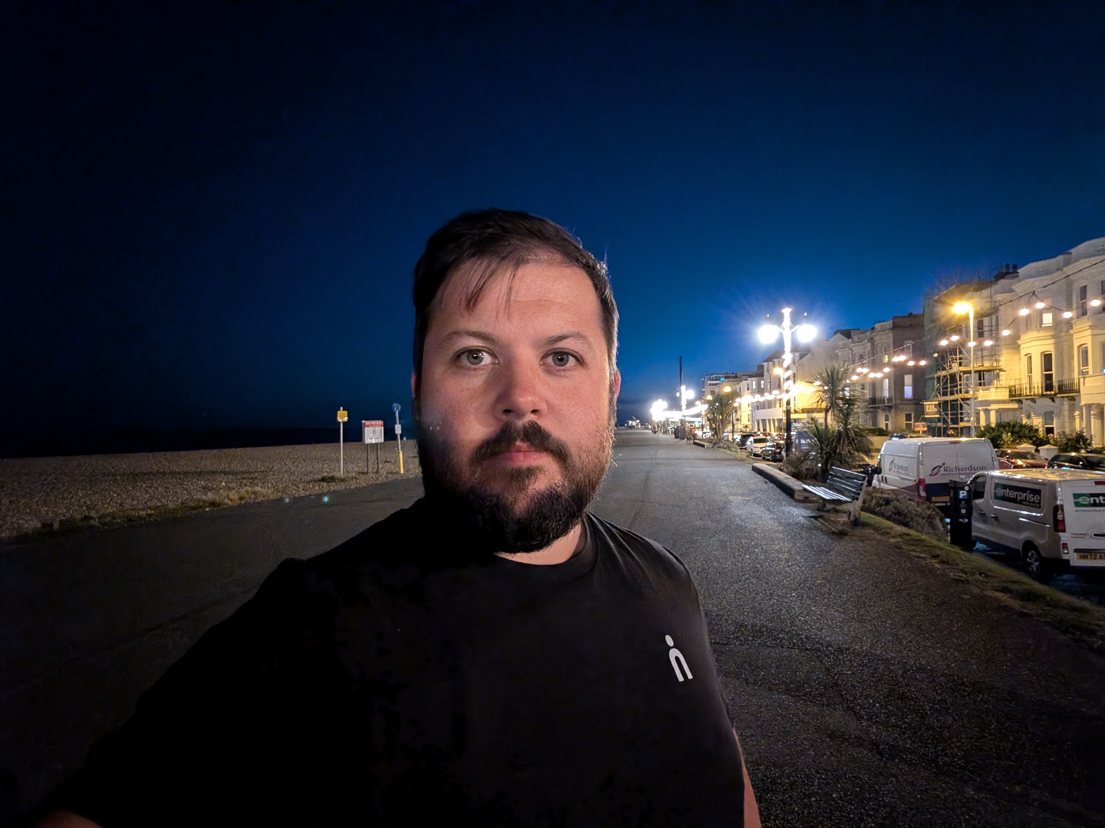 Google Pixel 9 Pro XL camera sample selfie low light