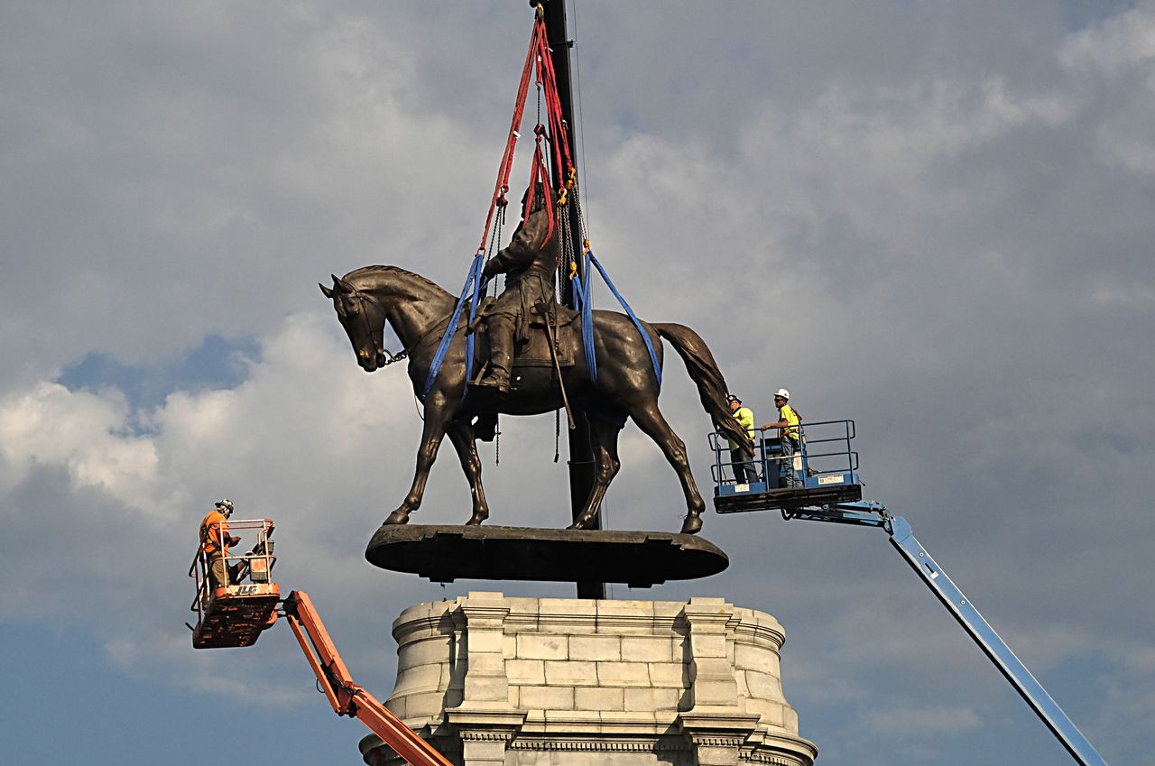 The Robert E. Lee statue in Richmond