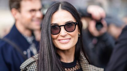  Demi Moore wears sunglasses, outside Dior, during Paris Fashion Week - Womenswear Fall/Winter 2020/2021, on February 25, 2020 in Paris, France.