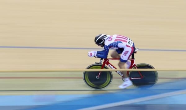 Bobby Lea flies round the track in the kilo