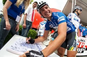 Yesterday's stage winner, John Degenkolb (HTC-Highroad) has a smile on his face today.