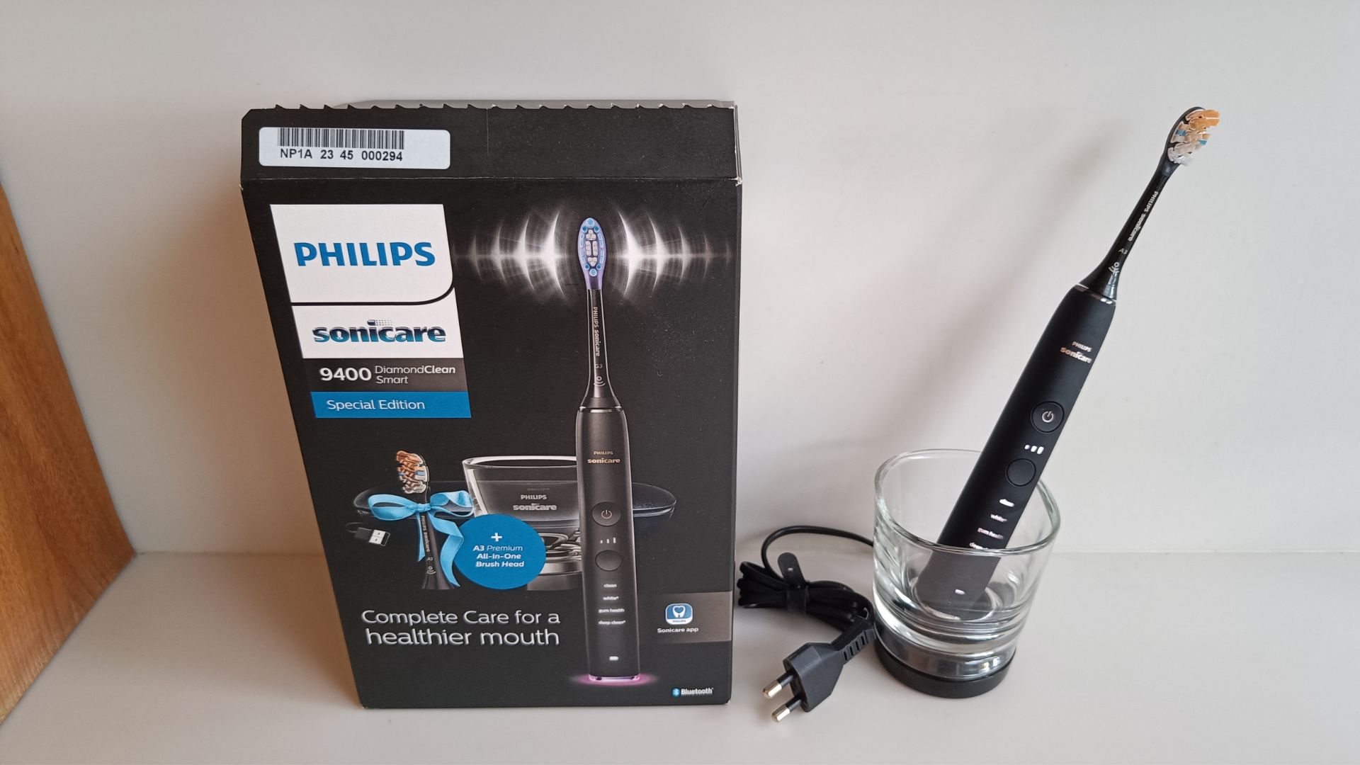 Philips Sonicare DiamondClean Electric Toothbrush – DeepClean Kit With FREE Head (HX9352, White/Black, No Box)