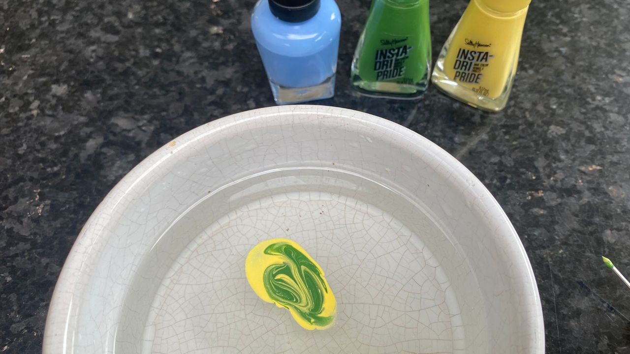 How to do marble nails at home with water, according to pros | Woman & Home