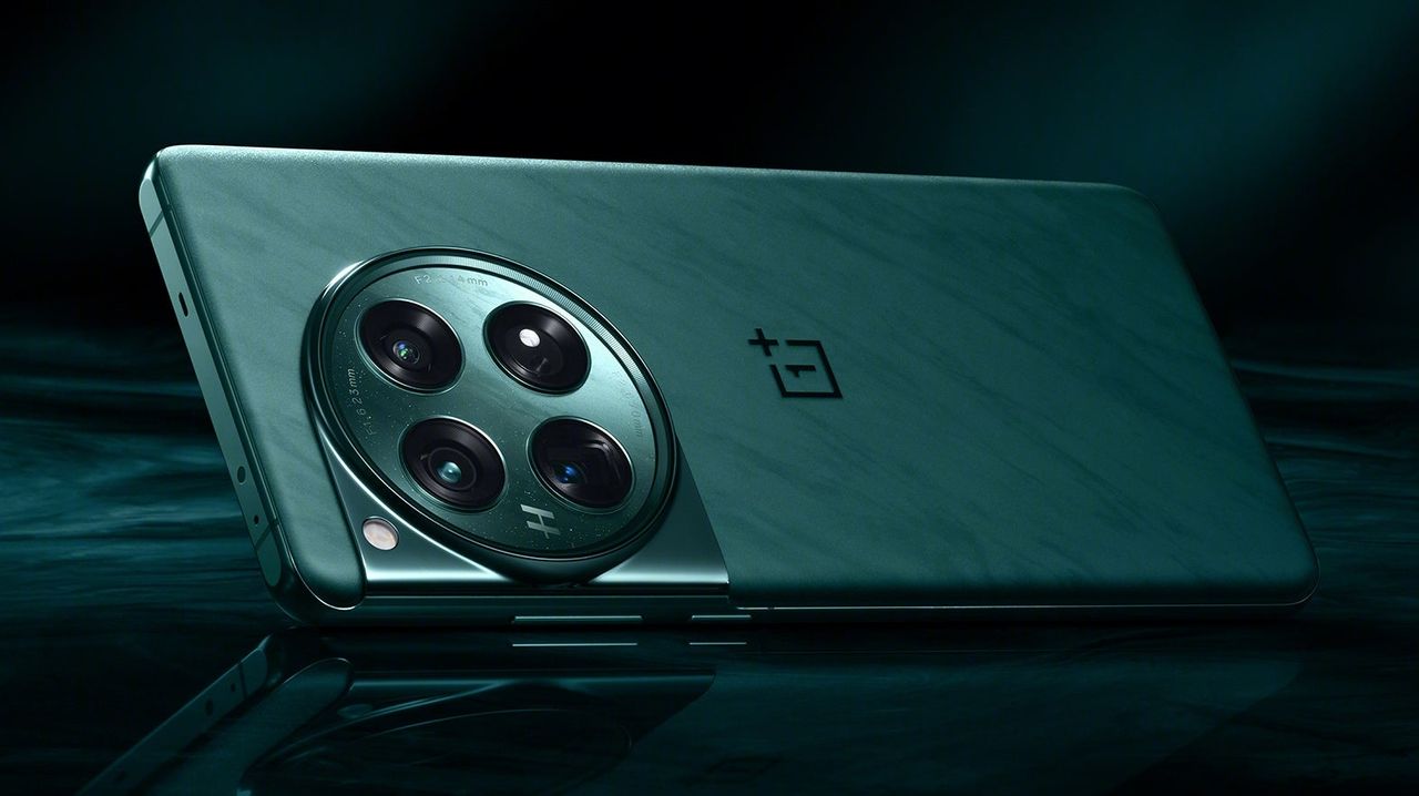 The OnePlus 12 in green