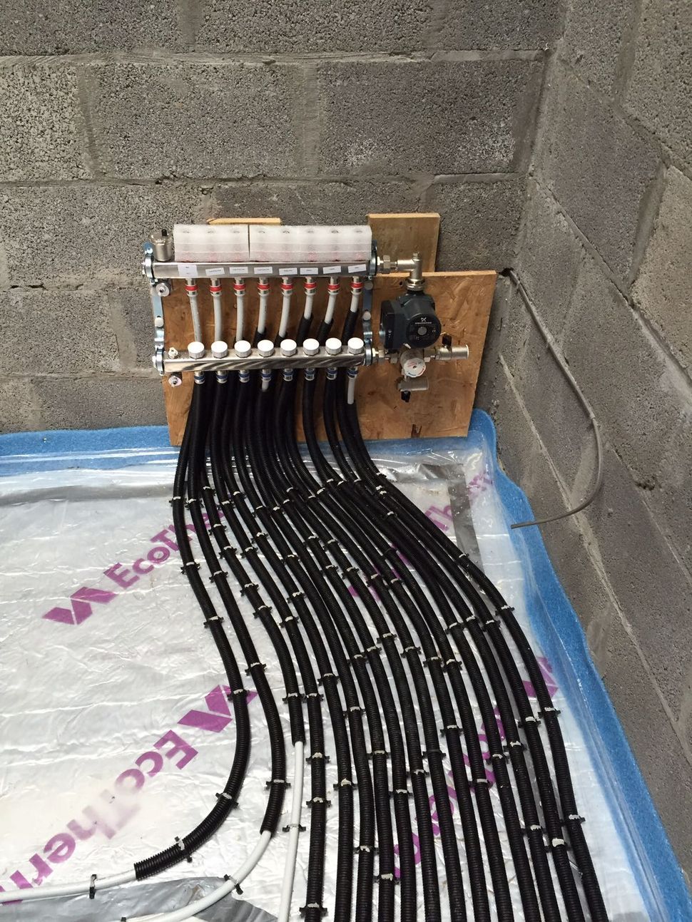 Underfloor Heating Manifolds What do They do? Homebuilding