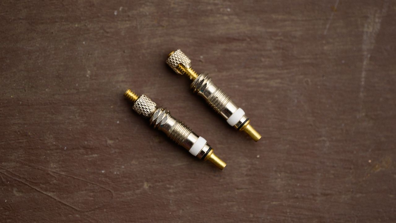 Reserve Fillmore tyre valve standard valve cores