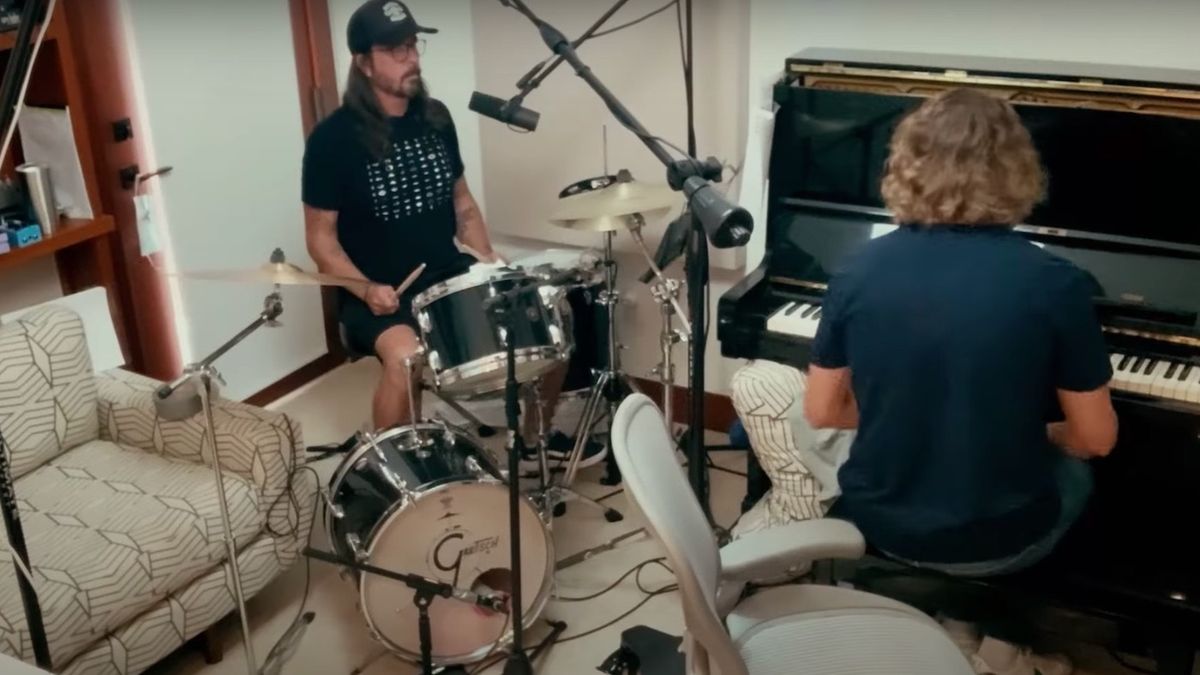 Watch Dave Grohl and Greg Kurstin Cover Peaches