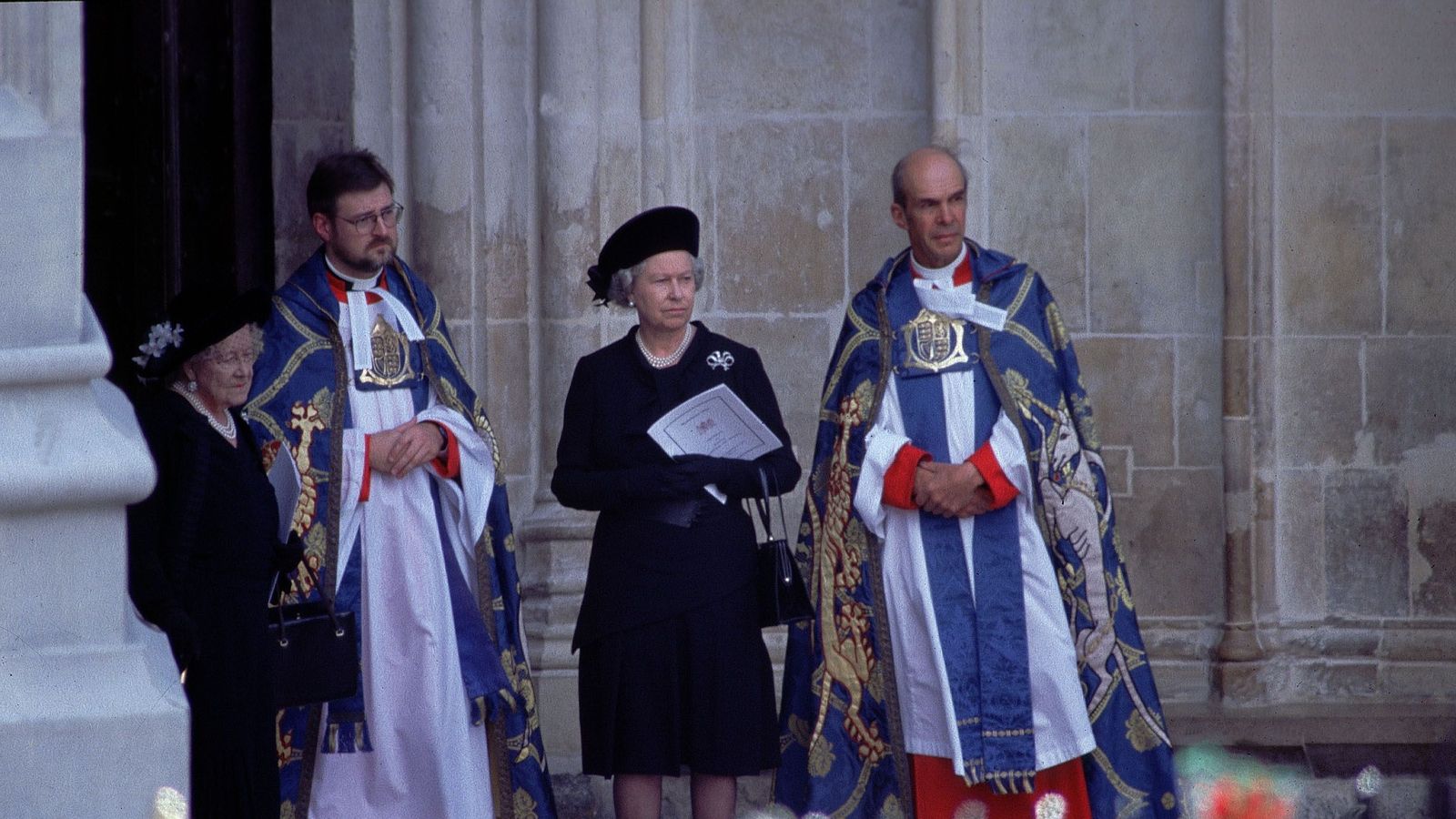 The Queen's Victoria Bow Brooch Has a Princess Diana Connection Marie