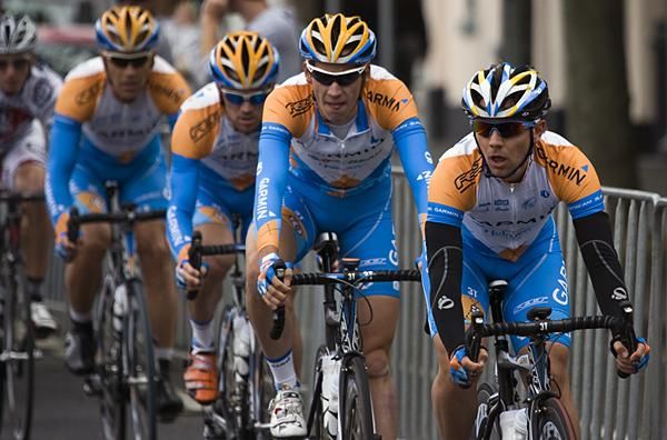 Trent Lowe leads Ricardo Van Der Velde - both were vital to looking after Wiggins' interests all day.