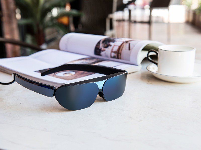 Tcl Nxtwear G Wearable Display On Table