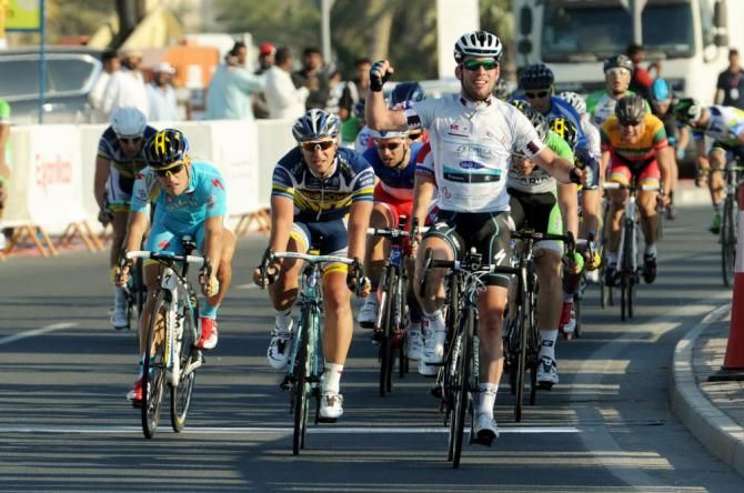 Mark Cavendish (Omega Pharma-Quickstep) wins the sprint on stage 4