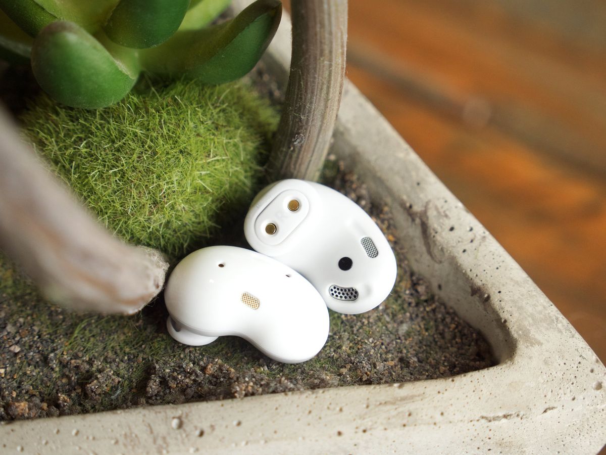 Showering with galaxy buds new arrivals