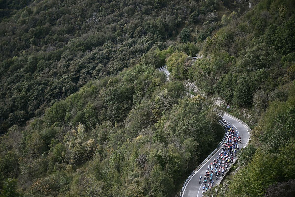 The peloton at Il Lombardia 2024