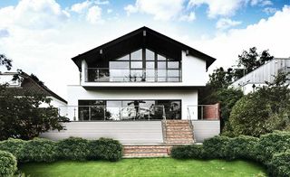 Bungalow with second storey added by architect Tony Holt