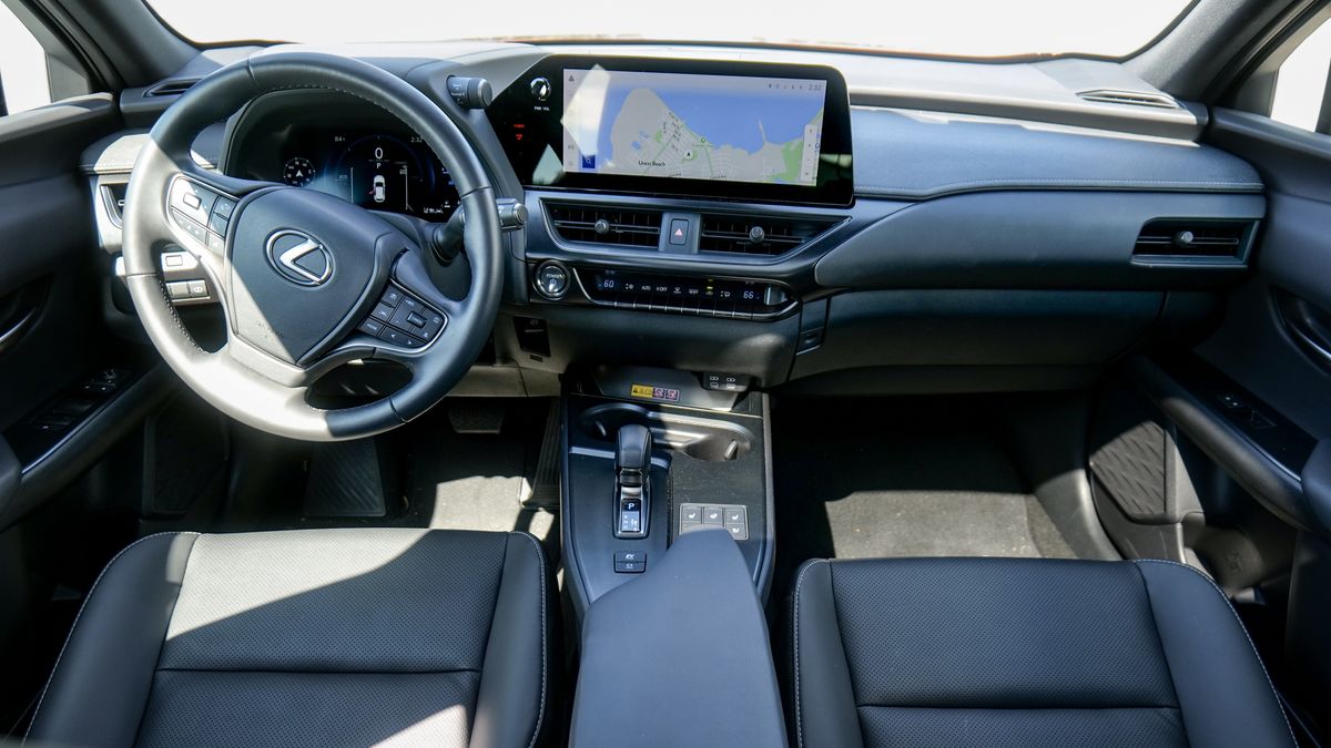 2025 Lexus UX 300h test drive.