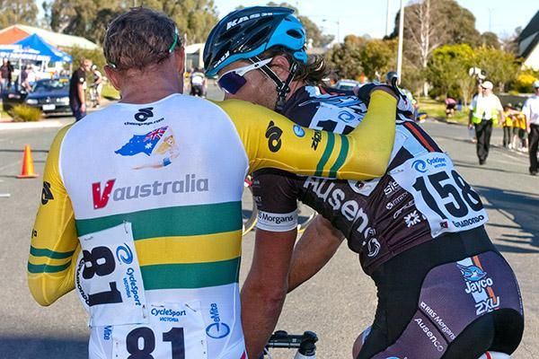 No hard feelings mate: Stage winner Jonathan Cantwell (V Australia) explains the hustle and bustle of the finish to runner-up Ben Kersten (Swan Hill Heart of the Murray) in Euston.