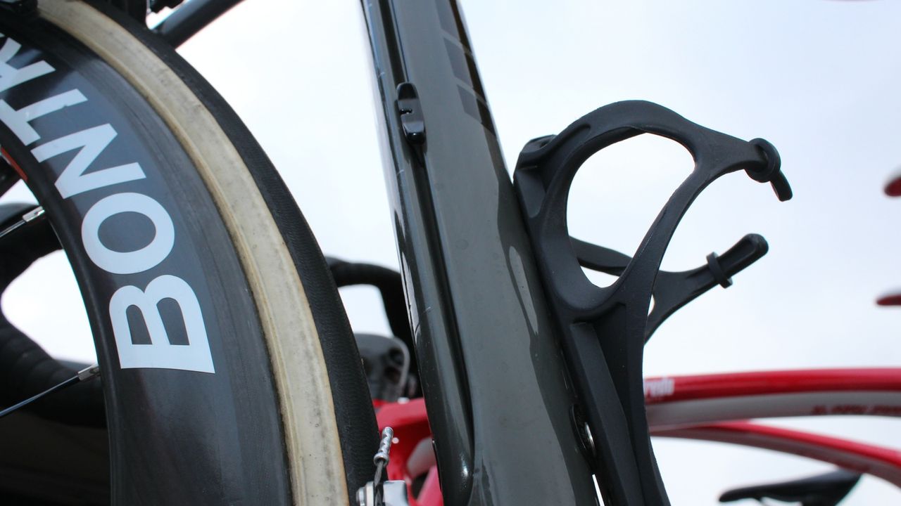 The split down tube of the new Trek Domane