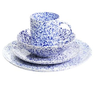 blue and white dinnerware set