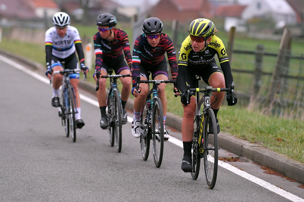 Annemiek van Vleuten (Mitchelton-Scott) in the chase group at Omloop Het Nieuwsblad