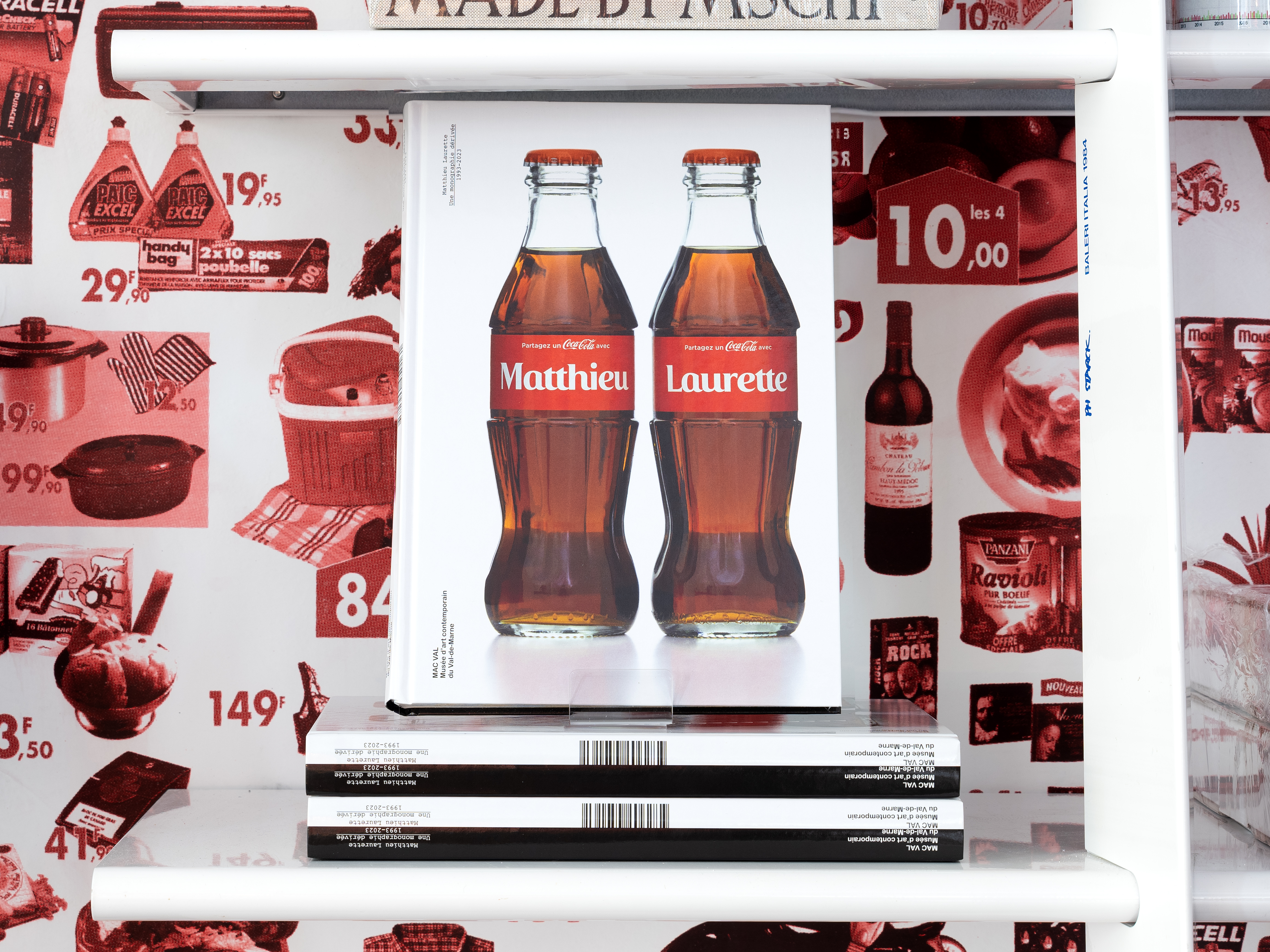 Item Idem paris exhibition, &#039;the holiday market&#039;