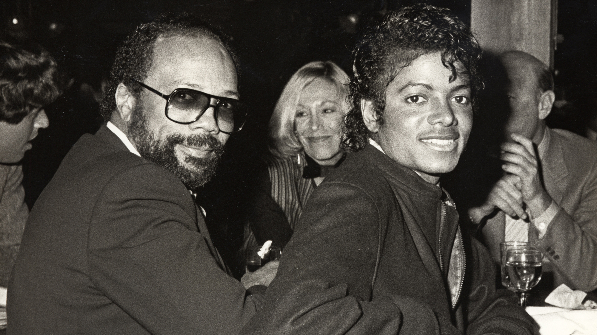 Quincy Jones and Michael Jackson at the Whomphopper's Restaurant in Los Angeles, California circa 1983