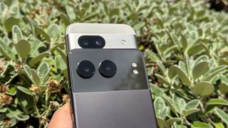 OnePlus Nord 4 dan Google Pixel 8a