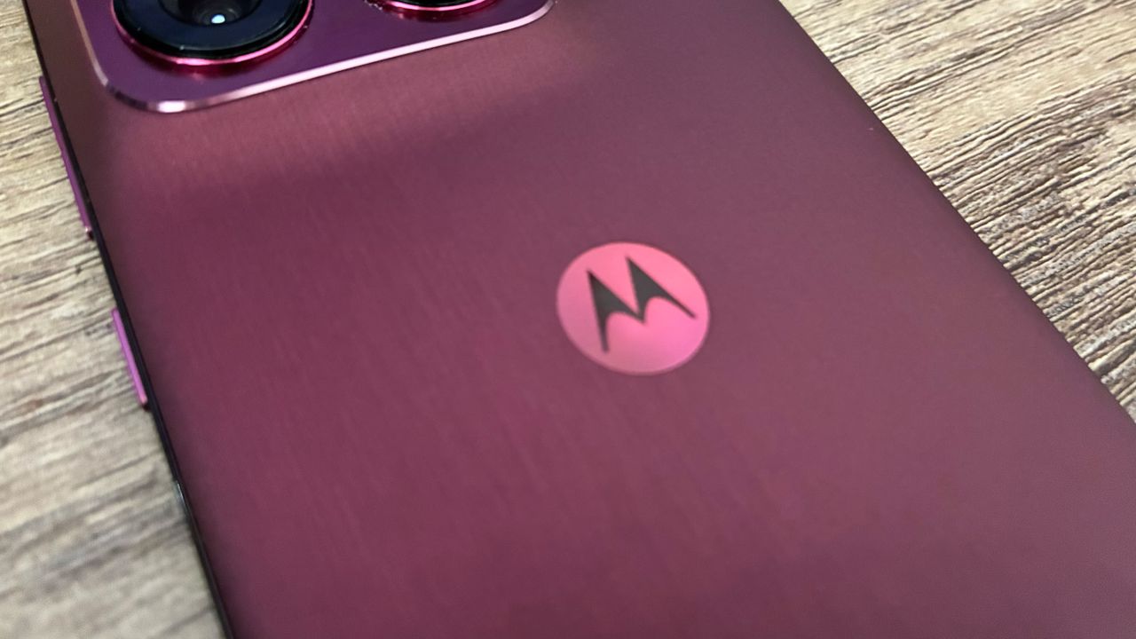 Motorola Edge 70 Pro: Design