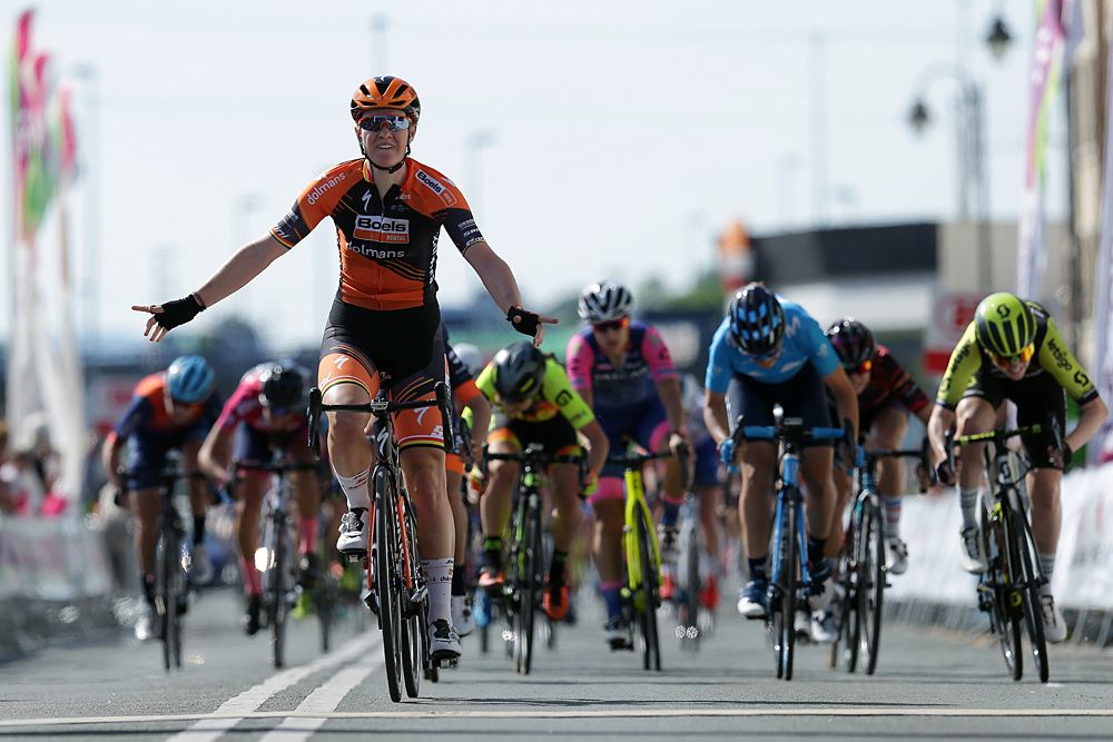 Jolien D'hoore (Boels Dolmans) wins stage 1 and takes the leader's jersey at Emakumeen Bira