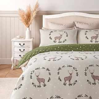 Beige and cream christmas bedding with stag motif
