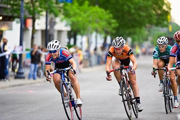 The real battle of the day. Shelley Olds (PROMAN Hit Squad) and Kirsty Broun (Riverstone CDA) battling for the Wheaties Sprint Leaders Jersey. At the end of the race Shelly Olds took over the jersey by a slim margin.