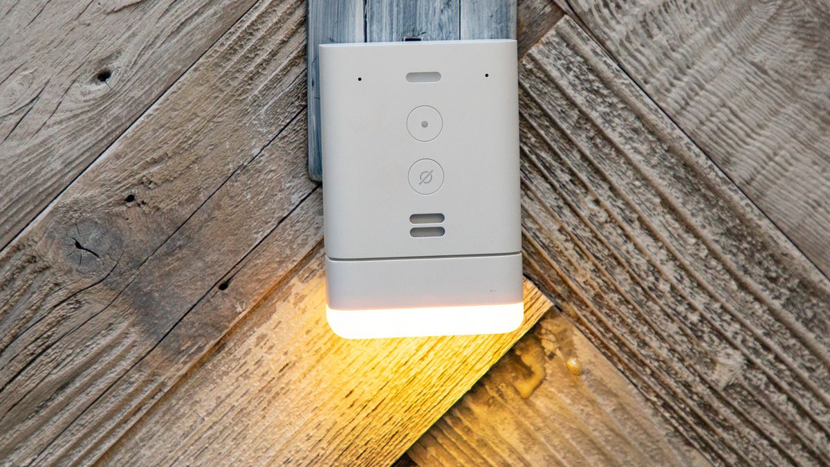 Amazon Echo Flex plugin smart speaker review Tom's Guide