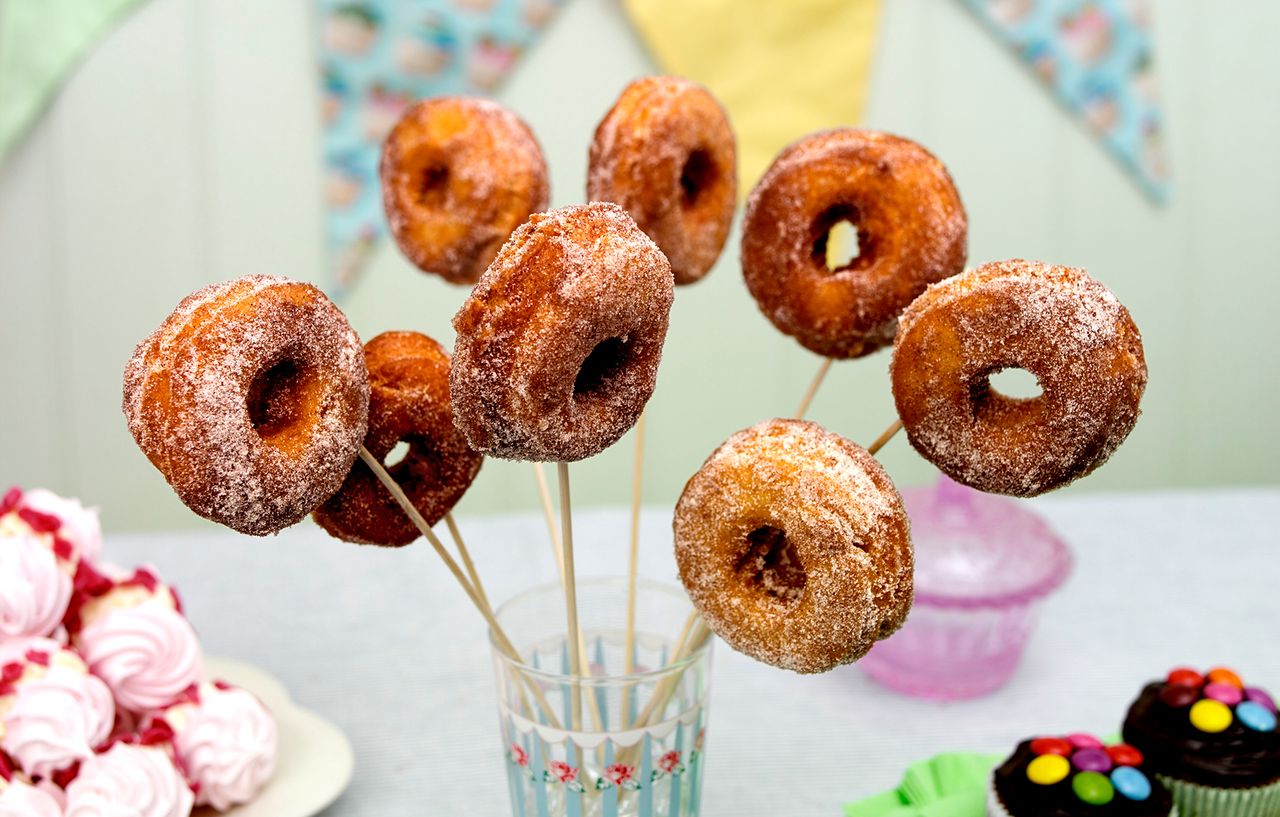 cinnamon ring donuts