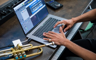 New MacBook Pro Audio Crackling Reports Hit YouTube