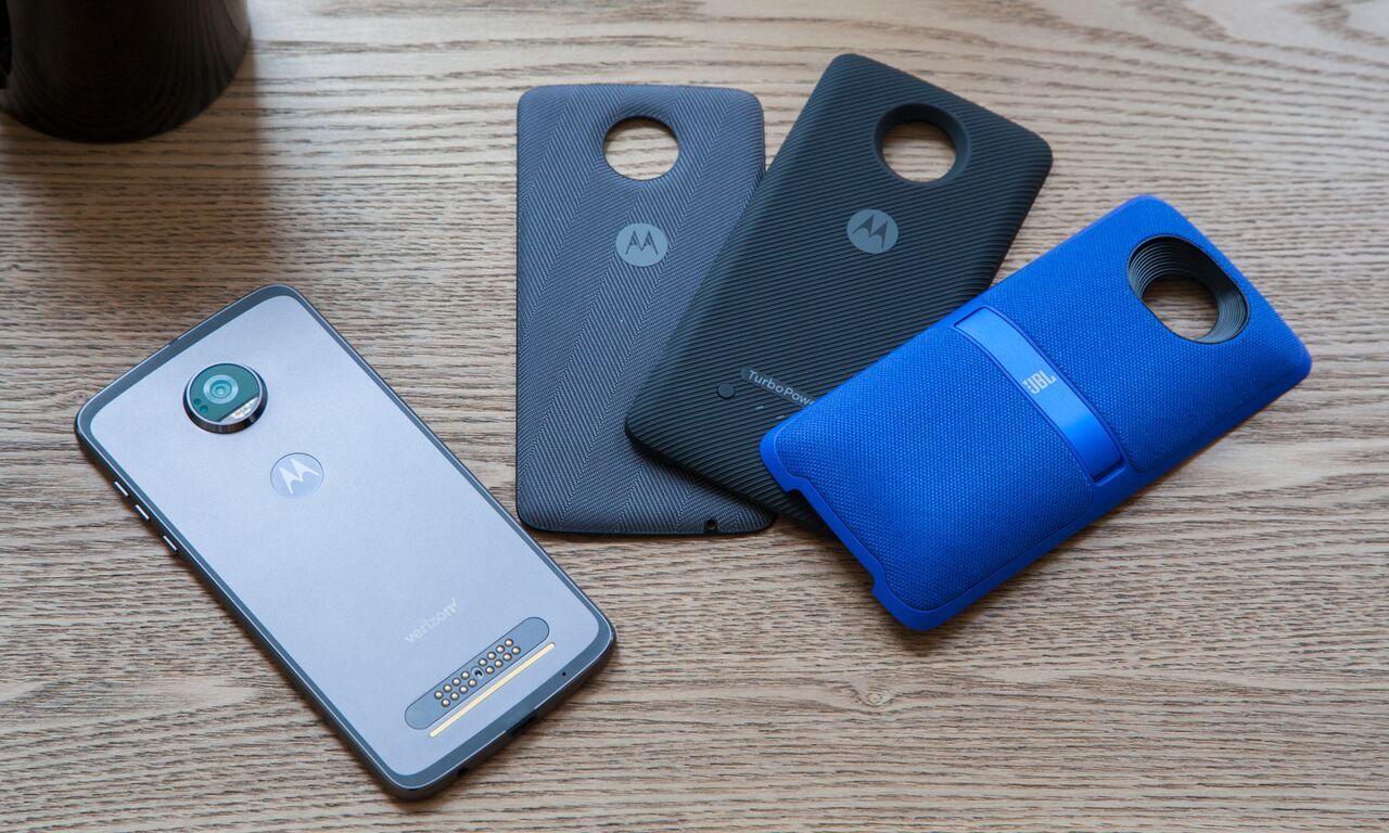 Moto Z2 Play Review: 2 Steps Forward, 1 Big Step Back | Tom's Guide