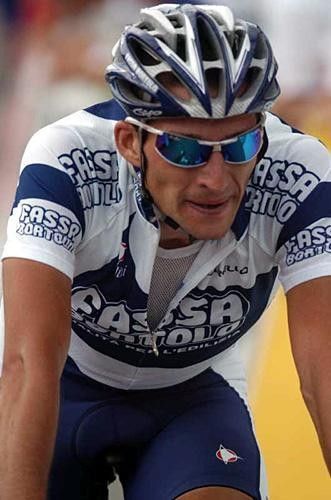 Lorenzo Bernucci (Fassa Bortolo) comes in second