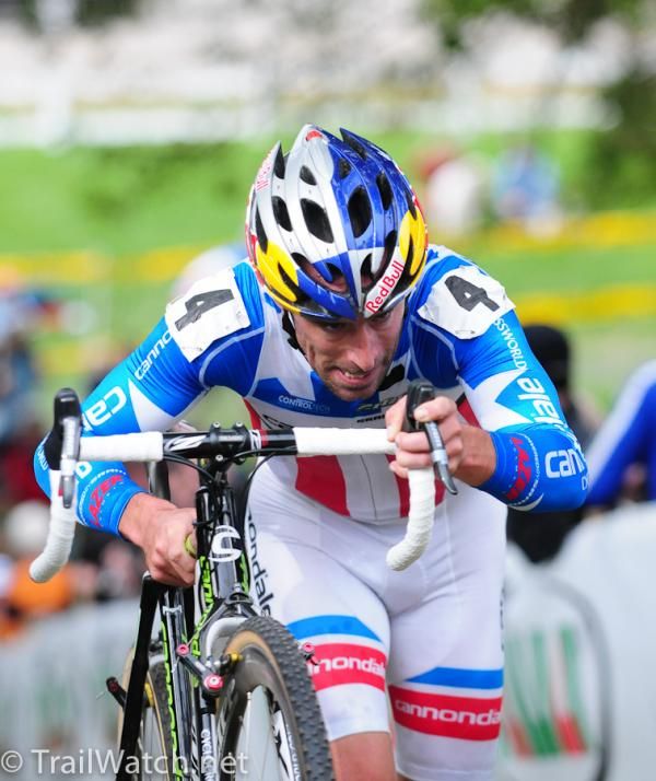 Tim Johnson (Cannondale-Cyclocrossworld.com) ran the steps while his teammate Powers rode them