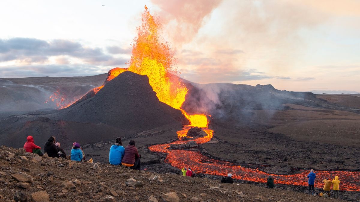 Mesmerizing animation shows Earth's tectonic plates moving from 1.8