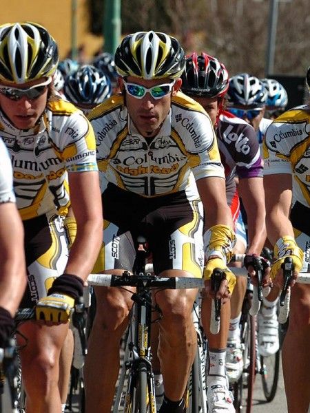 George Hincapie (Columbia-Highroad) leads the bunch