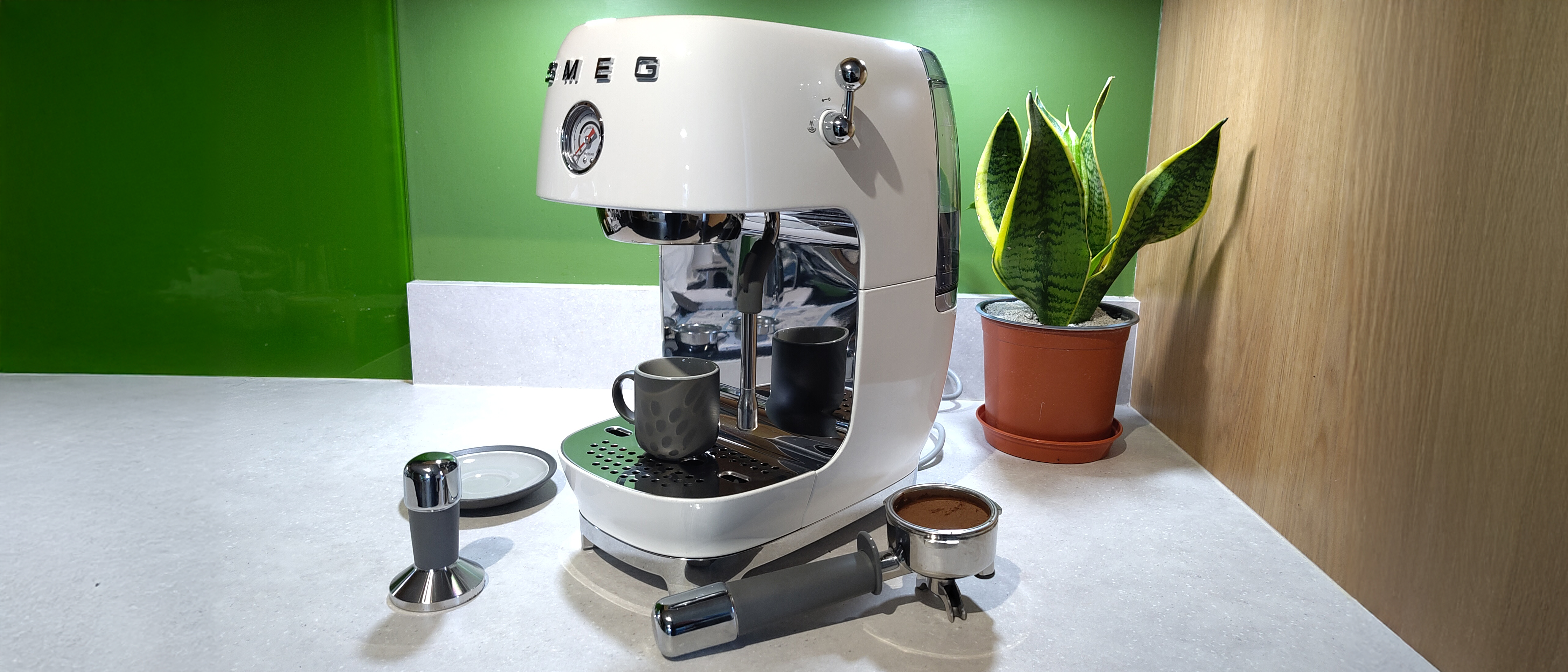Smeg ECF03 espresso machine